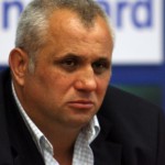ДАМБОВЕЦА КЪМ ЦВЕТАНОВ: ИЗПИТВАМ НЕПРЕОДОЛИМО ЖЕЛАНИЕ ДА ТИ СГЪНА ЕДИН ВИНКЕЛ ОТ ПРАЗНАТА ГЛАВА! ПЛАМЕН СТОЯНОВ ДАМБОВЕЦА