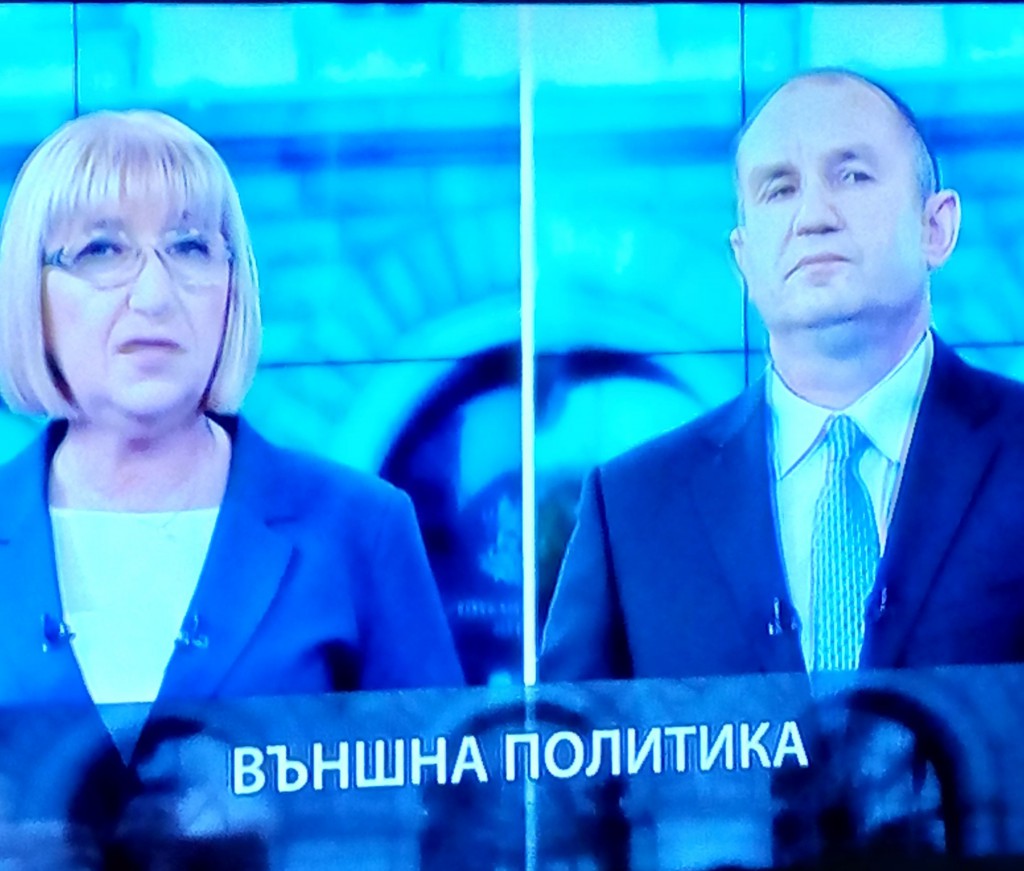 ДЕБАТЪТ: ЕДИН УЧАСТНИК В ИЗБОРИТЕ И ЕДИН СЪУЧАСТНИК НА БОЙКО БОРИСОВ. ЦЕЦКА ЗАЩО ПРАВИ „П*ТКА“ С РЪЦЕТЕ, ДОКАТО ГОВОРИ?! ТОВА НЯКАКВО СПЕЦИАЛНО ПОСЛАНИЕ ЛИ Е? ДВЕ ВОДЕЩИ И ЕДИН ПРЕЗИДЕНТ. цецка цачева - румен радев - дебат