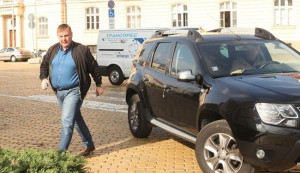 БИХ ЖЕЛАЛ ДА ГО ПИТАМ ГУСИН ЛЕТЕЦА ЗАЩО НЕ НАЛОЖИ ВЕТО ВЪРХУ ПОПРАВКИТЕ В НПК. ЗНАМ ОТГОВОРА, МЕРСИ И ЛЕКА ВЕЧЕР КРАСИМИР КАРАКАЧАНОВ
