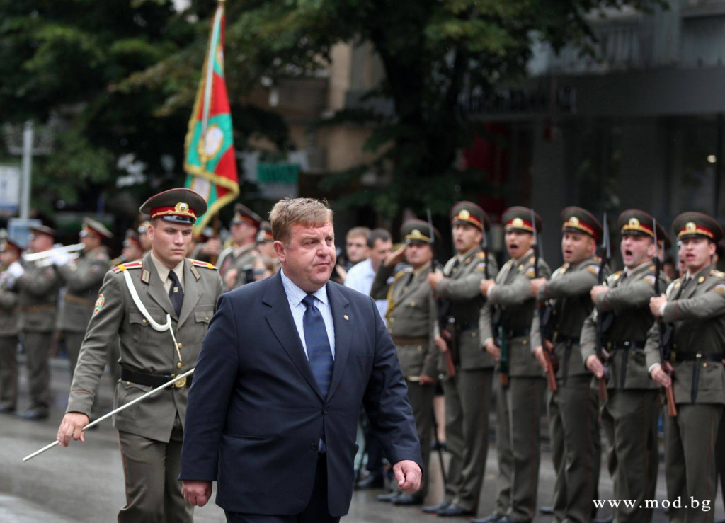 КРАСИМИР КАРАКАЧАНОВ