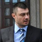 ТЪРСЕТЕ ПАРИТЕ! ВЪВ ВСЕКИ ГРАД ИМА ЕДИН ИЛИ НЯКОЛКО КАТО ПЕТЪР ХРИСТОВ, НА КЪСАТА КАИШКА НА ЦВ.ЦВ. НЯКОЙ НАД ГЕРБ СЕ ГОТВИ ДА ПРИКЛЮЧИ ТОЗИ ИЗРОДИЛ СЕ ПРОЕКТ николай бареков