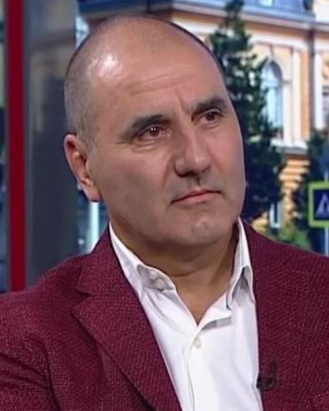 ПРОСТЕНО ЛИ МИ Е ДА ПРОПУСНА СИНЪТ НА ЛИЧНИЯ ШОФЬОР НА ДС И „КРЪГЛАТА МУ МАСА“ ЗА ДОСИЕТАТА? ЦВЕТАН ЦВЕТАНОВ
